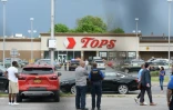 Le supermarché Tops où 10 personnes ont été tuées par balle, le 14 mai 2022 à Buffalo 