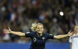 La joie de l'attaquante des Bleues Eugénie Le Sommer après avoir inscrit un but contre la Norvège au Mondial-2019, le 12 juin 2019 à Nice