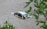 Lundi 7 avril 2009 -

Une voiture a été emportée par ls eaux de la rivière d'Abord à Saint-Pierre