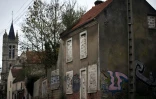 Une rue du village abandonné de Goussainville, le 26 novembre 2013, dans le Val-d'Oise