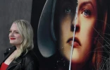 L'actrice Elisabeth Moss, de la série "The Handmaid's Tale: La Servante Ecarlate", lors du lancement de la deuxième saison à Hollywood le 19 avril 2018