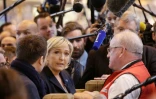 Marine Le Pen en visite au Salon de l'agriculture le 28 février 2017 à Paris 