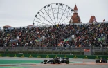 Le Britannique Lewis Hamilton, en tĂŞte au volant de sa Mercedes, lors du Grand Prix de Russie de Formule 1, le 26 septembre 2021 Ă Sotchi