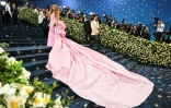 La chanteuse colombienne Shakira arrive au gala du Metropolitan Museum of Art de New York le 5 mai 2025 