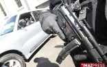 Jeudi 7 mai 2009 - Un important dispositif de police a été déployé au tribunal de Saint-Denis pour la présentation de Juliano Verbard et de ses complices