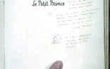 Un exemplaire original du Petit Prince dédicacé par Antoine de Saint-Exupéry photographié à la maison de ventes aux enchères Cazo à Paris le 2 décembre 2016