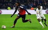 Le milieu portugais de Lille, Renato Sanches (g), lors de la demi-finale de la Coupe de la Ligue face à Lyon, à Décines-Charpieu, le 21 janvier 2020