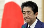 Le Premier ministre japonais Shinzo Abe lors d'une conférence de presse, le 17 avril 2020 à Tokyo