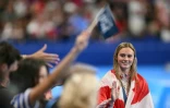 La nageuse canadienne Summer McIntosh après son titre sur le 200 m 4 nages aux Jeux olympiques 2024 de Paris à Paris La Défense Arena (Nanterre) le 3 août 2024