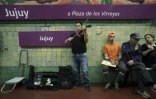 Parmi les musiciens exilés, beaucoup jouent dans les stations de métro de la capitale argentine