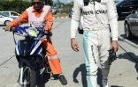 Lewis Hamilton contraint à l'abandon sur casse moteur au GP de Malaisie à Sepang, le 2 octobre 2016