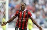 Alassane Pléa célèbre un but face à Nantes, le 30 octobre 2016 à l'Allianz Riviera de Nice