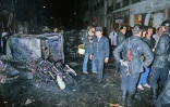 Photographie d'archives de la rue Copernic à Paris le 3 octobre 1980 après un attentat à la bombe devant une synagogue