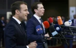 Emmanuel Macron et le Premier ministre autrichien Sebastian Kurz parlent à la presse" au dernier jour du sommet européen à Bruxelles, le 29 juin 2018
