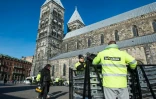 Préparatifs autour de la cathédrale en vue de la venue du pape, le 30 octobre 2016 à Lund en Suède
