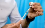 Préparation d'une dose de vaccination dans un centre à Marseille, le 19 avril 2021