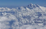 Vue aérienne de l'Everest, prise le 27 avril 2019