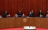 Assemblée plénière du Tribunal électoral supérieur du Brésil lors du deuxième jour du procès de l'ex-président Jair Bolsonaro, le 27 juin 2023 à Brasilia