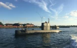 Une femme dans le sous-marin privé UC3 Nautilus le 10 août 2017 dans la baie de Copenhague