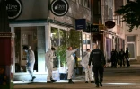 La police scientifique inspecte les lieux de l'attaque au couteau meurtrière de Solingen, dans l'ouest de l'Allemagne, le 24 août 2024