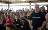 Assemblée générale du personnel de la raffinerie de La Mède, le 17 avril 2015 en réaction à l'annonce de suppressions d'emplois