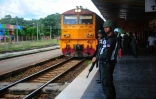 Forces de sécurité déployées le 21 novembre 2016 à la gare de Narathiwat