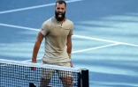 Benoît Paire lors de son match contre le Bulgare Grigor Dimitrov à l'Open d'Australie le 20 janvier 2022 à Melbourne