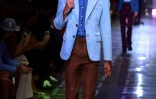 Un modèle présente la collection masculine printemps-été 2019 de Prada à Milan, le 17 juin 2018