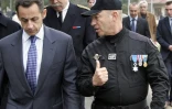 Nicolas Sarkozy et le chef du RAID Jean-Louis Fiamenghi, le 07 octobre 2005 à Bièvres