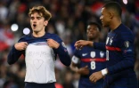 La joie de l'attaquant Antoine Griezmann, après avoir marqué sur pénalty face au Kazakhstan, lors des éliminatoires de la Coupe du monde 2022 au Qatar, le 13 novembre 2021 au Parc des Princes à Paris