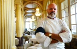 Philippe Etchebest dans son restaurant "Le Quatrième Mur" à Bordeaux le 30 septembre 2020
