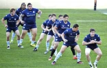 Les joueurs du Racing 92 préparent la finale du Top 14 contre Toulon sur la pelouse du Camp Nou, le 23 juin 2016