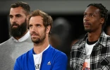 Benoît Paire, Richard Gasquet et Gaël Monfils (de gauche à droite) lors d'une cérémonie marquant la retraite de Jo-Wilfried Tsonga à Roland-Garros, le 24 mai 2022