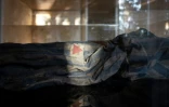 Le pantalon d'un uniforme rayé de détenu du camp nazi d'Auschwitz a été retrouvé dans la maison du commandant du camp