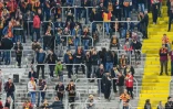 Des supporters de Lens le 1er avril 2019 dans la "tribune debout" rouverte au stade Felix Bollaert le 15 septembre 2018