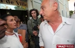 Mardi 11 août 2009

Huguette Bello fait face à Alain Bénard et à ses partisans à la mairie de Saint-Paul