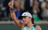 Iga Swiatek après sa victoire sur l'Ukrainienne Lesya Tsurenko au premier tour de Roland-Garros le 23 mai 2022 à Paris