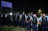 La police de Nouvelle-Galles du Sud devant l'église du Christ Bon Pasteur à Wakeley dans la banlieue ouest de Sydney, le 15 avril 2024