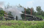 Des militaires taïwanais tirent des obus lors d'exercices dans le comté de Pingtung, le 9 août 2022