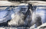 Effondrement de glace à Baffin Bay, dans l'océan Arctique, près de Pituffik, le 17 juillet 2022 au Groenland