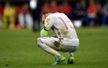 La détresse de Sergio Ramos après l'élimination de l'Espagne par l'Italie, le 27 jujin 2016 au Stade de France