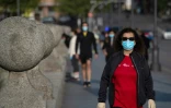 Promeneurs Ă Madrid, le 2 mai 2020