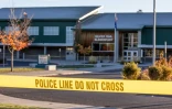 Un ruban de police devant l’école primaire Silver Rail, au lendemain d’une fusillade à Bend, dans l’Oregon, le 16 octobre 2026