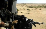Des soldats français patrouillent en hélicoptère dans le centre du Mali, le 1er novembre 2017.