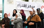 Des Tunisiennes patientent devant un bureau de vote à Ben Arous, en banlieue sud de Tunis, le 6 mai 2018