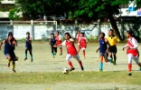 Les jeunes joueuses de Kolsindur lors d'un match à Dacca le 14 septembre 2015