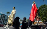 Des pèlerins portent une statue de la vierge de Guadalupe (d), le 10 décembre 2021 à Mexico