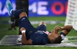 L'attaquant du PSG Kylian Mbappé blessé lors de la réception de Toulouse le 25 août 2019