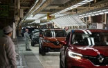 Des ouvriers chinois, le 1er février 2016 lors de l'inauguration de la 1ère usine Renault en Chine