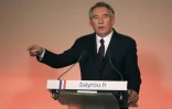 François Bayrou lors de la conférence de presse au cours de laquelle il a annoncé une alliance avec Emmanuel Macron, le 22 février 2017 au siège du MoDem à Paris